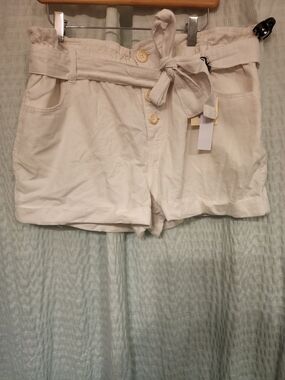 Women's Cream Paperbag Waist Tie Shorts- Sz L - NWT